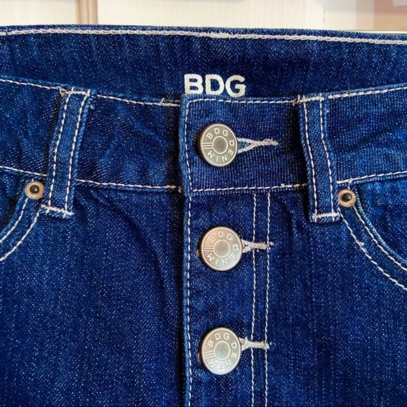 BDG Urban Blue Denim Shorts Foxy Hi-Waist 24 NWOT Sexy Butt Shorts Booty Lift - Picture 2 of 5